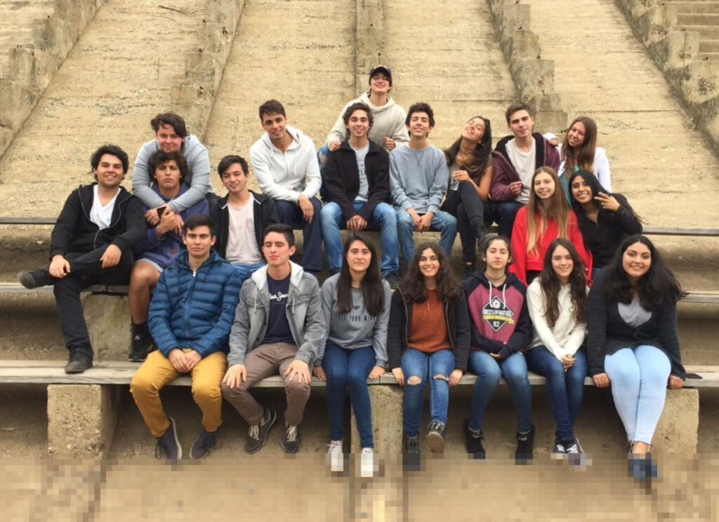 Hito de Apoderado y Alumnos de IV