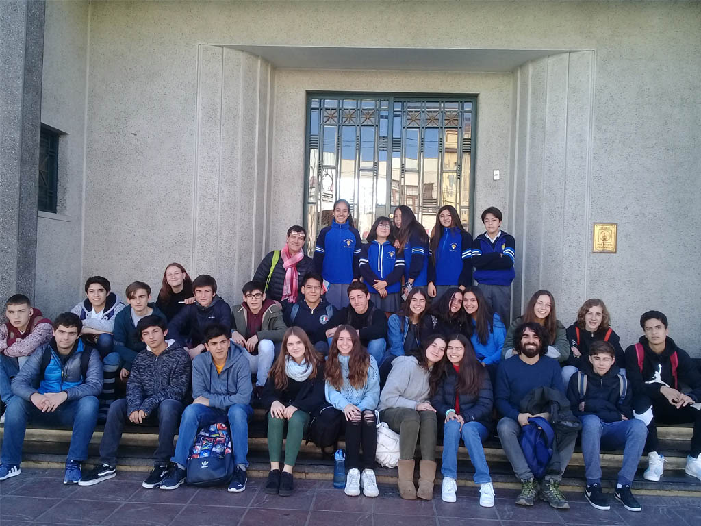 Alumnos de la Scuola de Valparaíso realizan Tour para alumnos de la Scuola Vittorio Montiglio