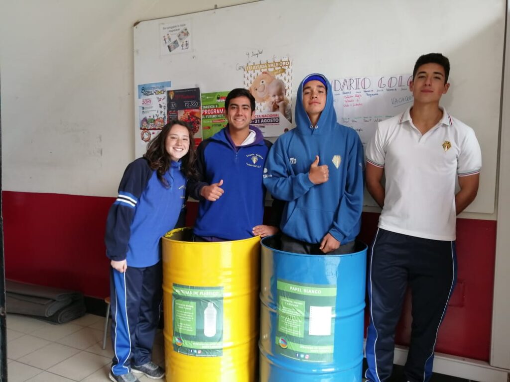 CASIV gestiona recolección de papel y botellas plásticas en la Scuola