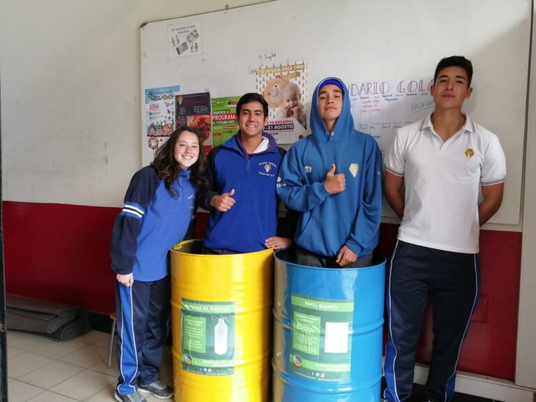 CASIV gestiona recolección de papel y botellas plásticas en la Scuola