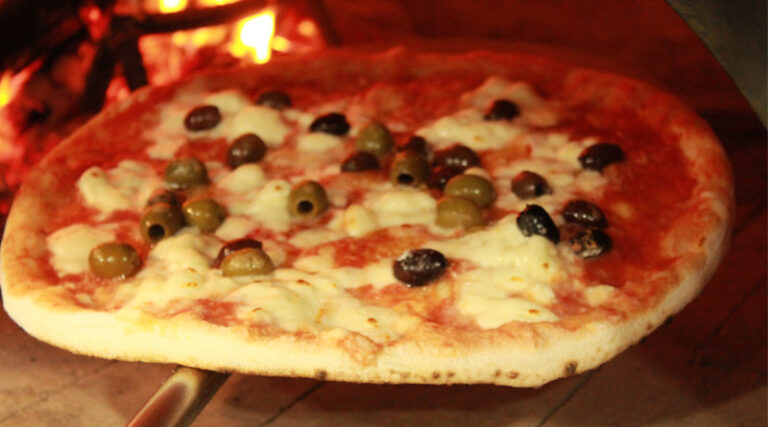 Ciudad de Pie, Pizza a leña y bar