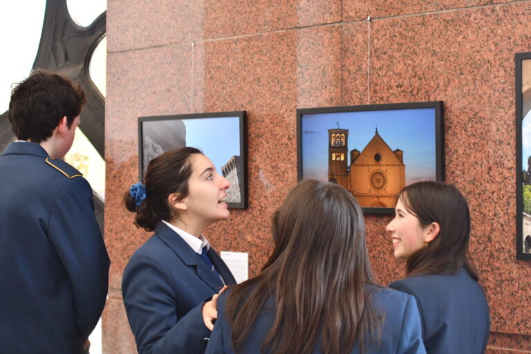 Scuola Italiana participa en la inauguración de la exposición Gabriela Mistral vuelve a Italia en el Congreso Nacional 