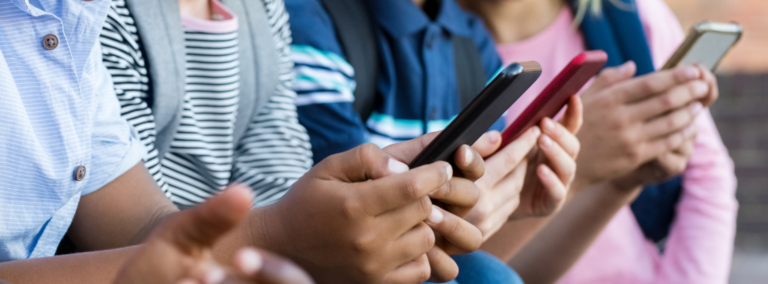 La Scuola incorpora Ley 21.801 sobre uso de dispositivos móviles